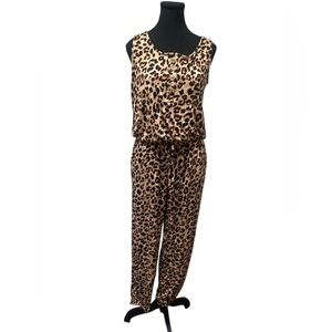 Zenana Outfitters Animal Print Apparel GUC S
